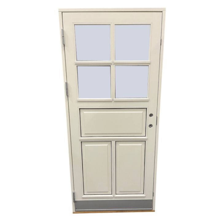 Útihurð V/út m/2x2 gleri og sparkbretti 2115 x 948 mm hvít