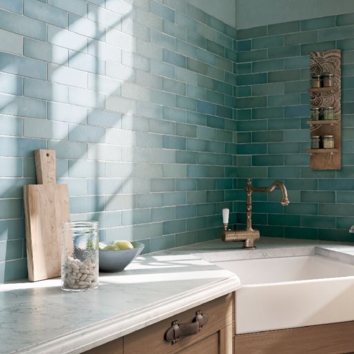 Veggflísar Brodway 6,5x20cm 0,5m² mat light blue