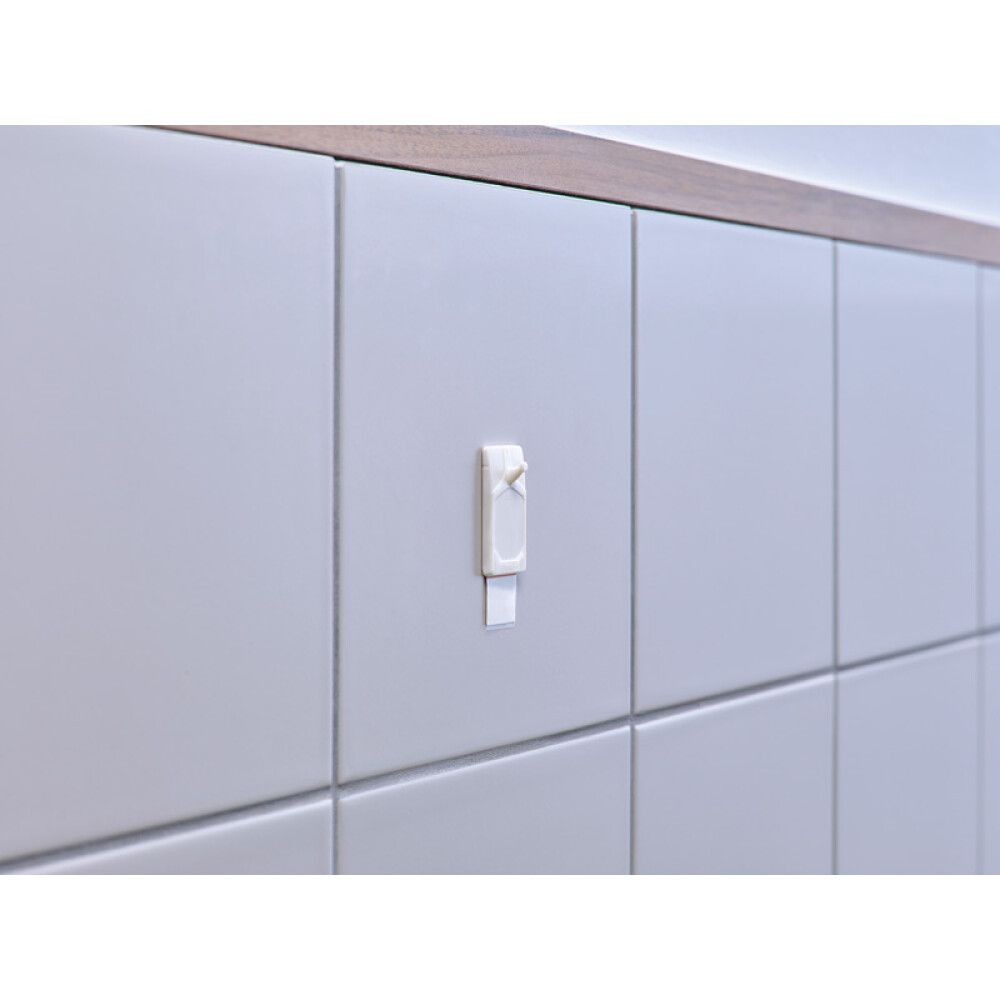 Veggfesting á flísar og málm límd Tesa 2kg 2stk