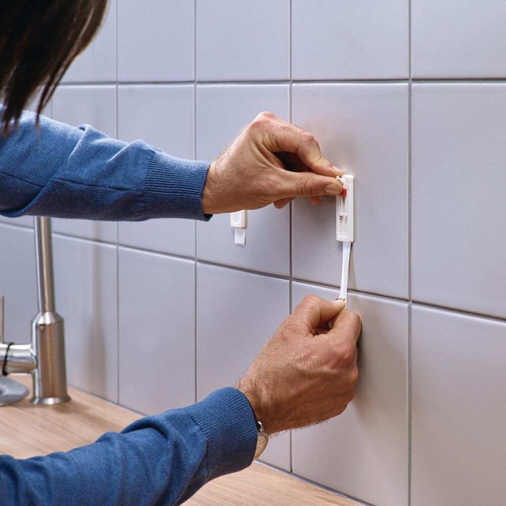 Veggfesting á flísar og málm stillanleg límd Tesa 3kg 2stk