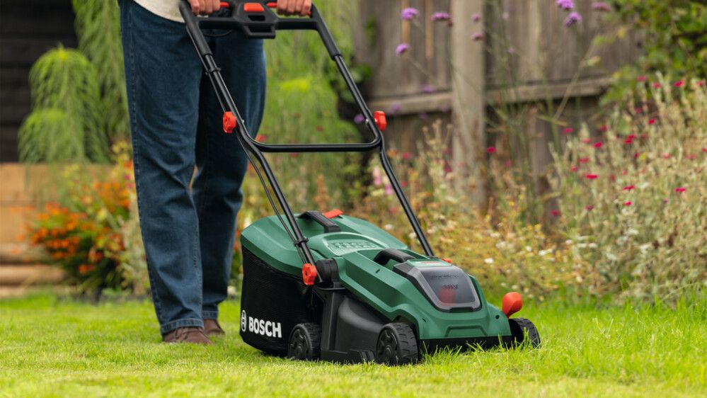Sláttuvél 1x4Ah 18V Bosch Rotak 32cm