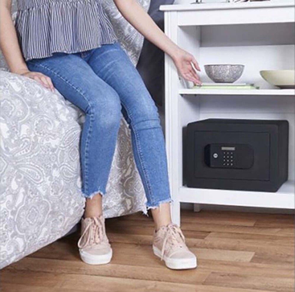 Öryggisskápur Basis Medium Yale