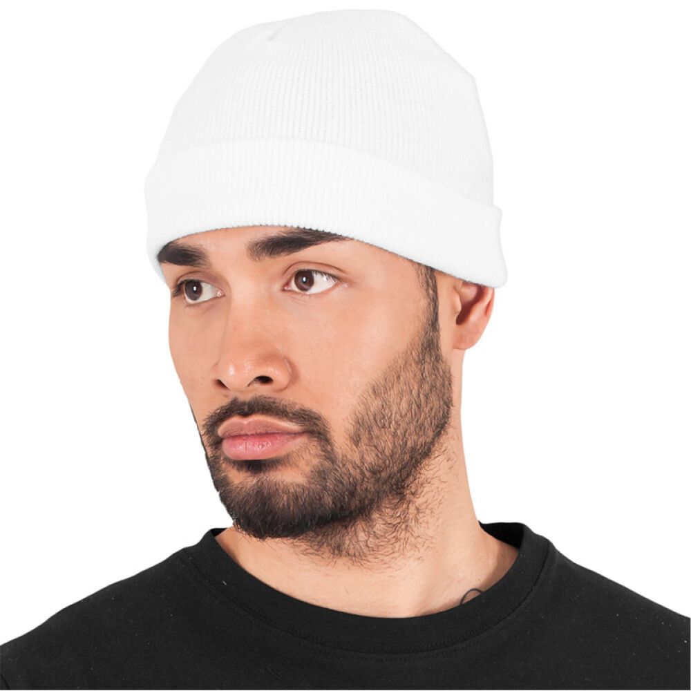 Húfa Flexfit ein stærð stutt hvít