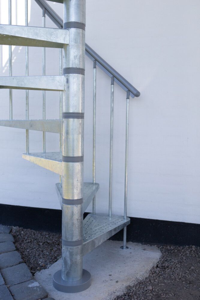 Hringstigi úti Ø125 cm 11+1 þrep 246-282 cm Toronto stál