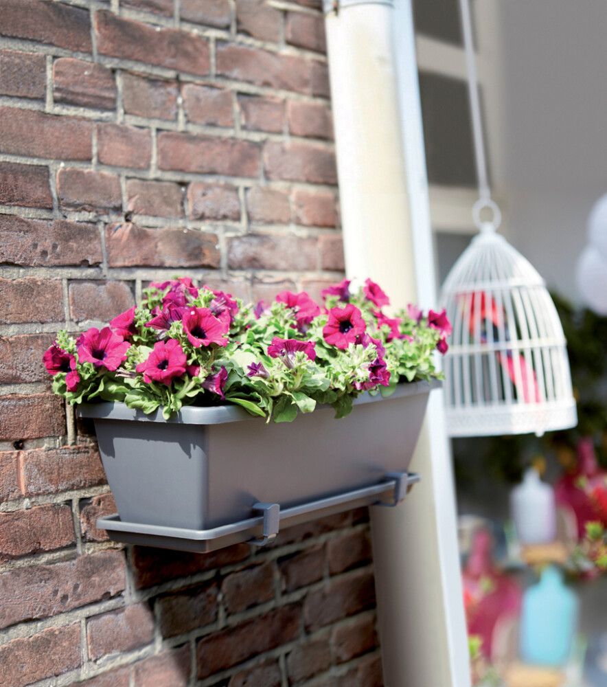 Handriðsfesting fyrir blómapott Elho Barcelona grá