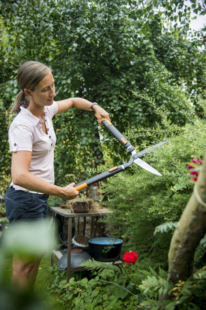 Hekkklippur með lengjanlegu skafti Fiskars SmartFit
