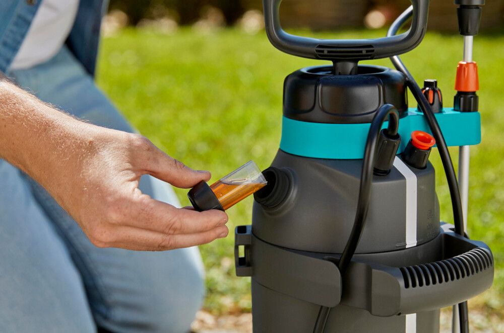 Þrýstibrúsi fyrir rafhlöðu Plus Gardena