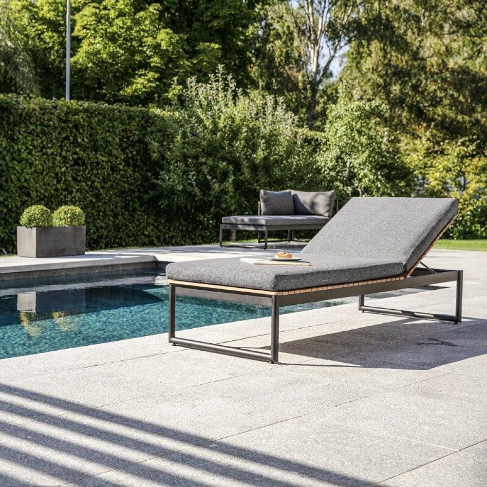 Sólbekkur 193x72x92 cm með sessu Sensum Bergby ál/eukalyptus