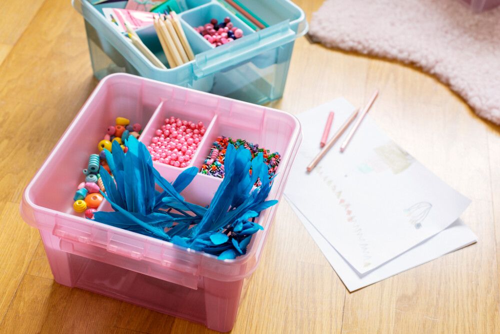 Plastkassi með loki 14L SmartStore bleikur