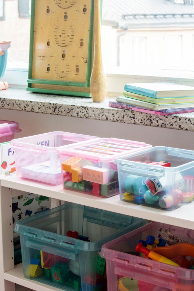 Plastkassi með loki 14L SmartStore bleikur