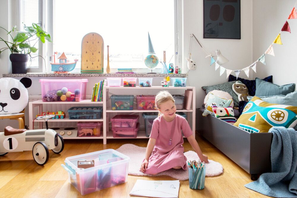 Plastkassi með loki 14L SmartStore bleikur