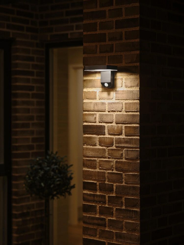 Veggljós með sólarsellu Rica Square svart 18 cm