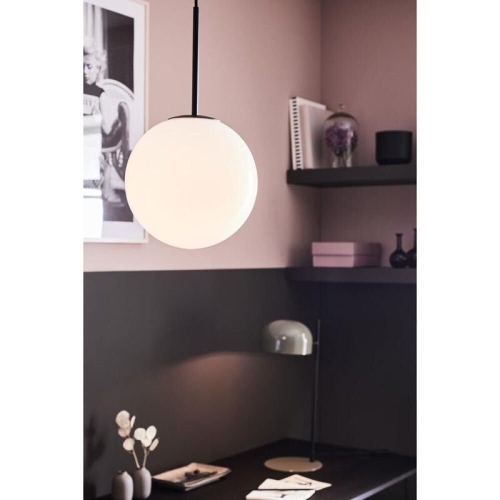 Loftljós Dione Markslöjd Hvítt/svart 25cm