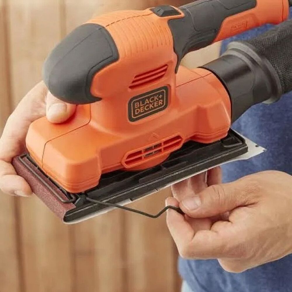 Juðari 150W 1/3 örk Black & Decker