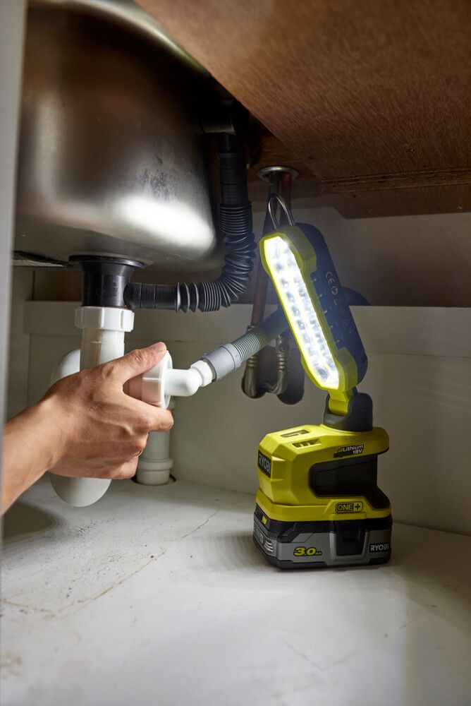 Vinnuljós 18V 900lm Ryobi One+ R18ALP‐0