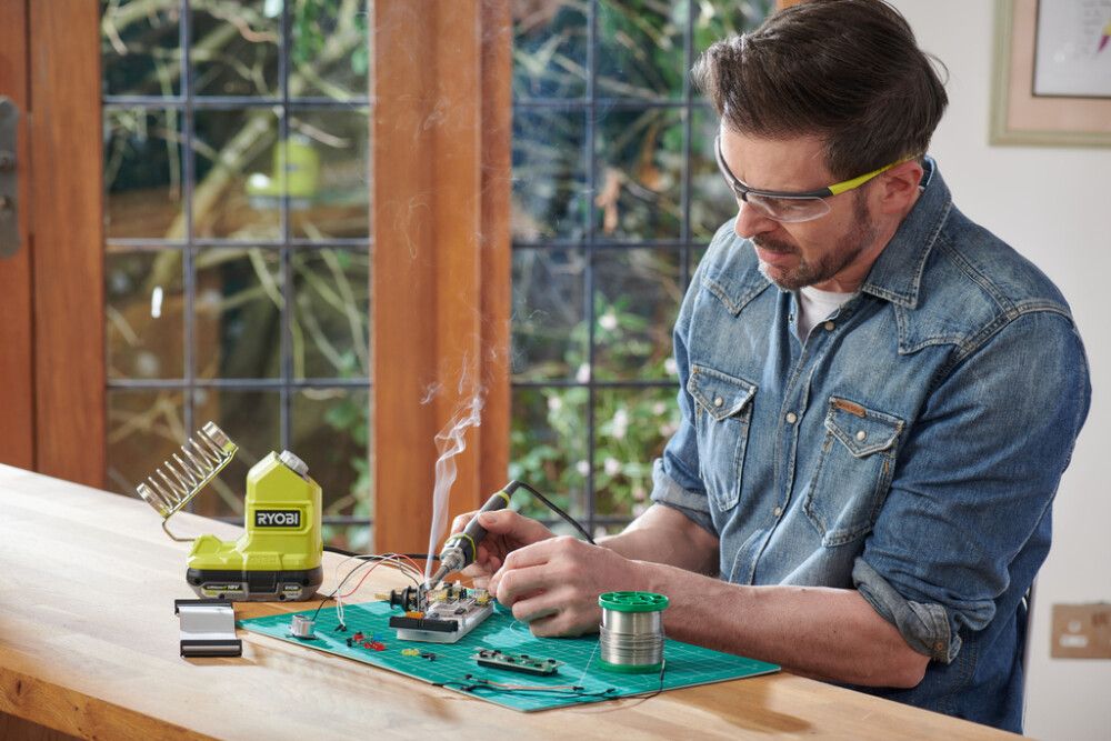 Lóðbolti 18V Ryobi One+ RSI18-0