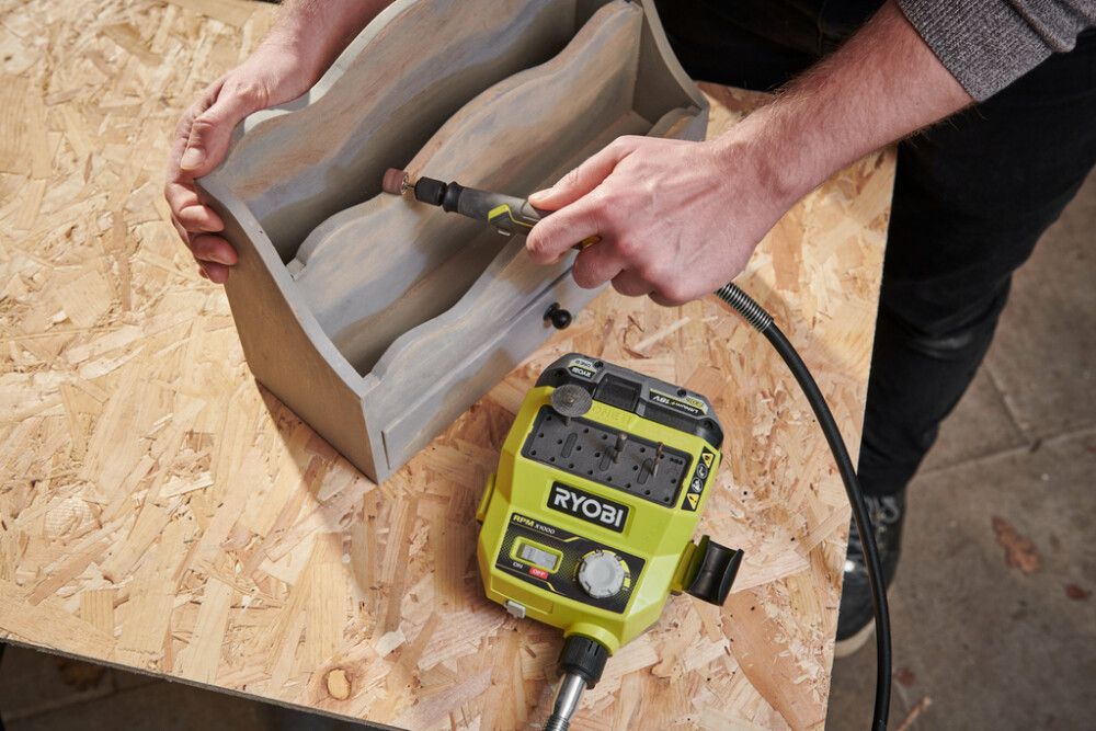 Föndurfræs 18V Ryobi One+ RRTS18-0A35