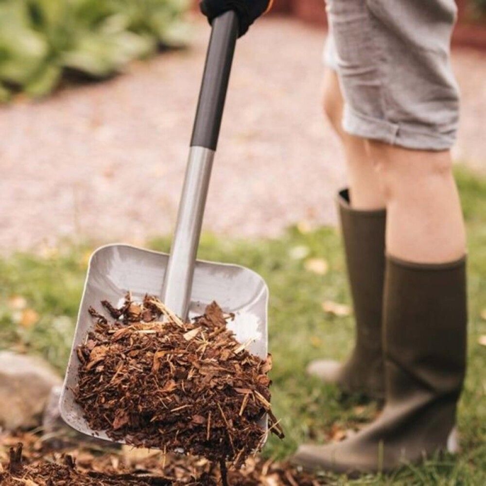 Skófla 132cm Fiskars Ergonomic