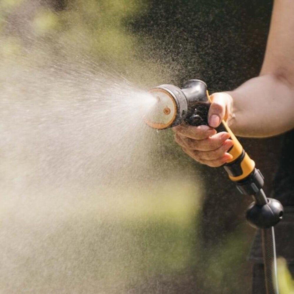 Vatnsbyssa Fiskars Comfort 3in1