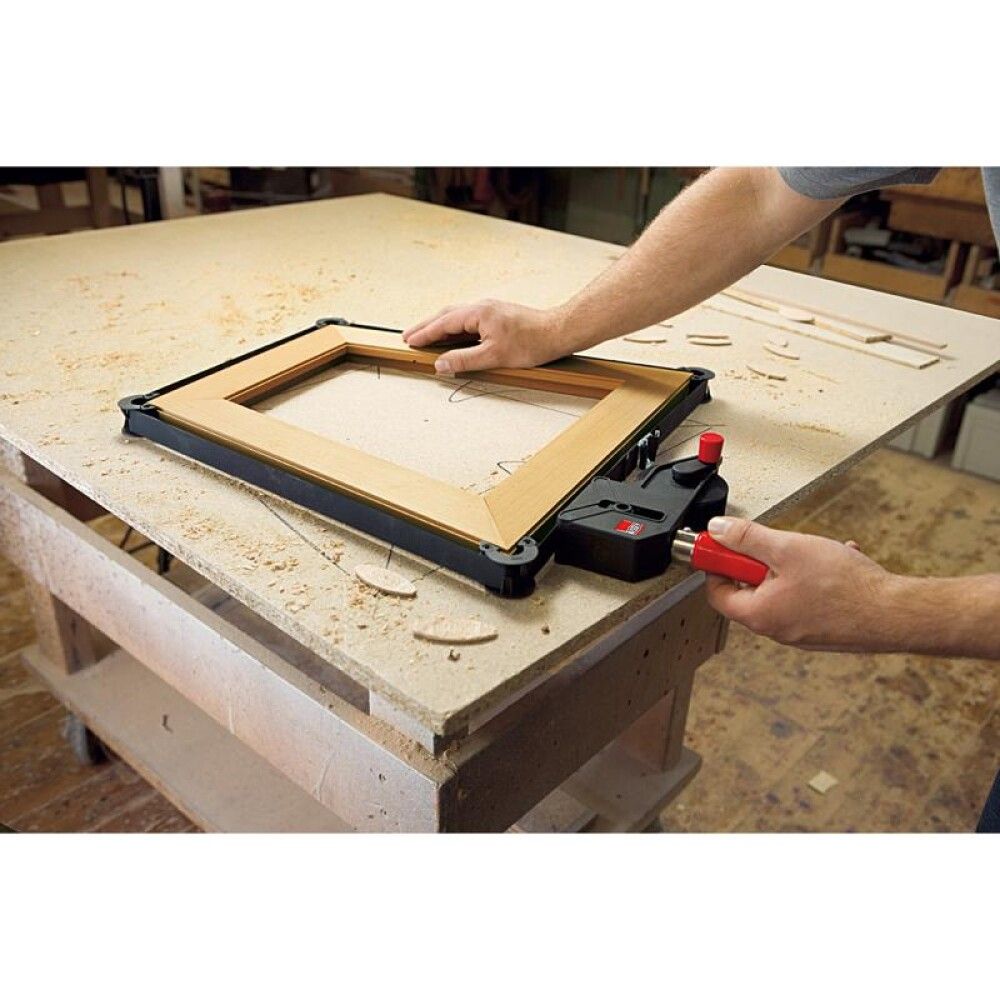 Bandþvinga 7m, Bessey 700