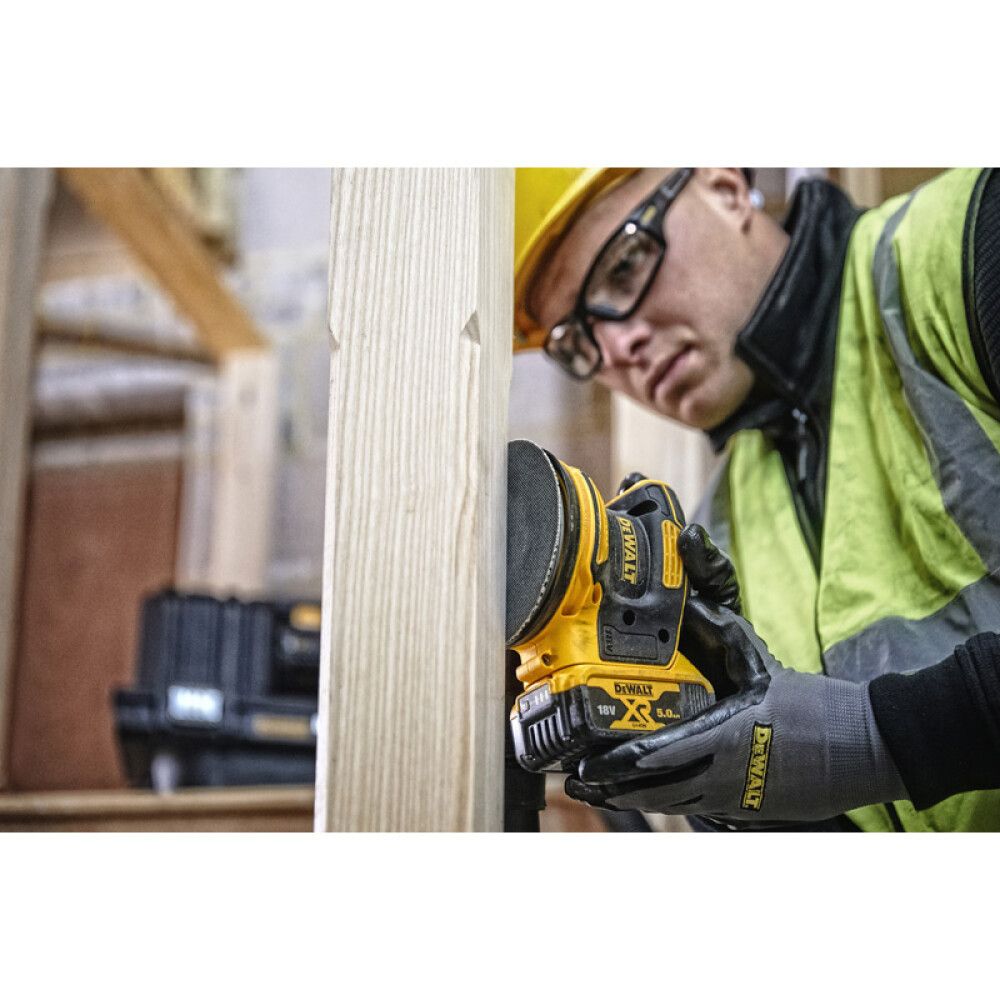 Slípivél 18V 125mm DeWALT DCW210N BL