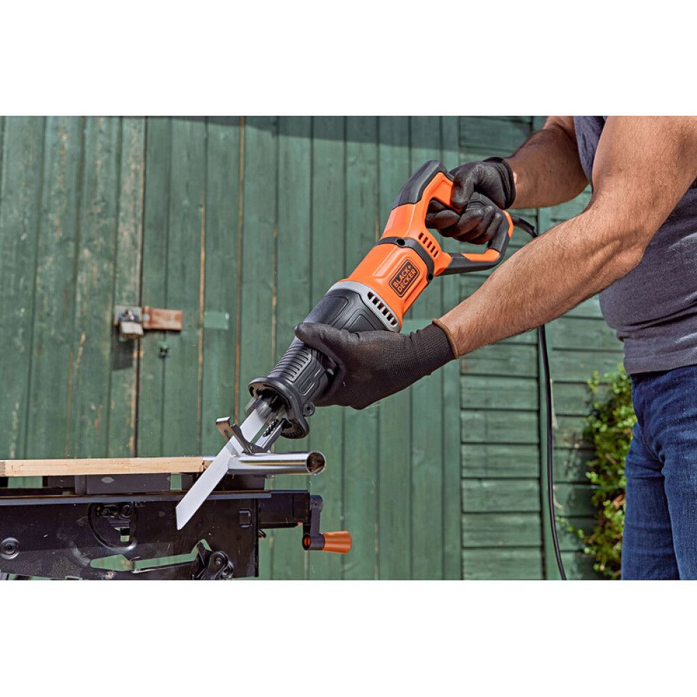 Sverðsög 750W Black & Decker BES301-QS