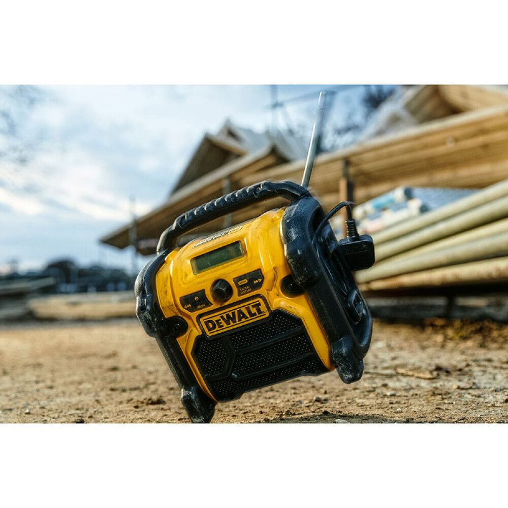 Útvarp DAB+/FM 18V XR DeWALT
