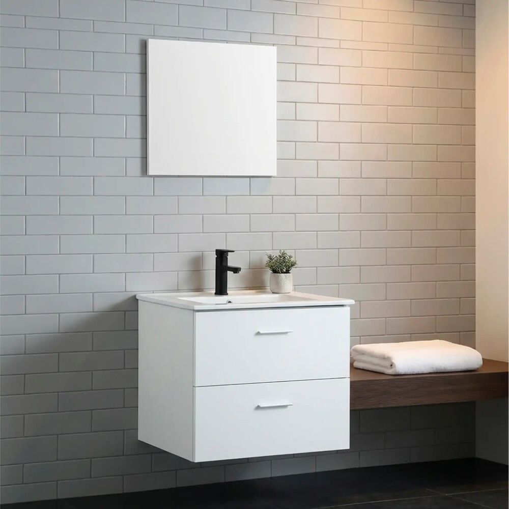 Baðinnrétting með spegil 60cm Bergamo matt hvít