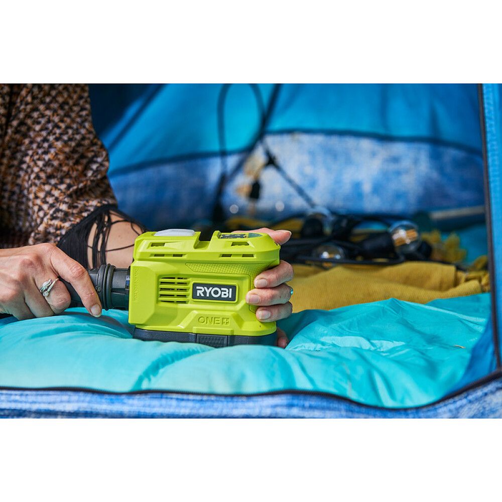 Straumbreytir 18V - 230V One+ Ryobi RY18BI150B