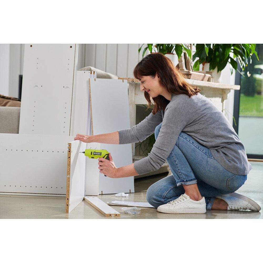 Skrúfvél 4V USB Ryobi