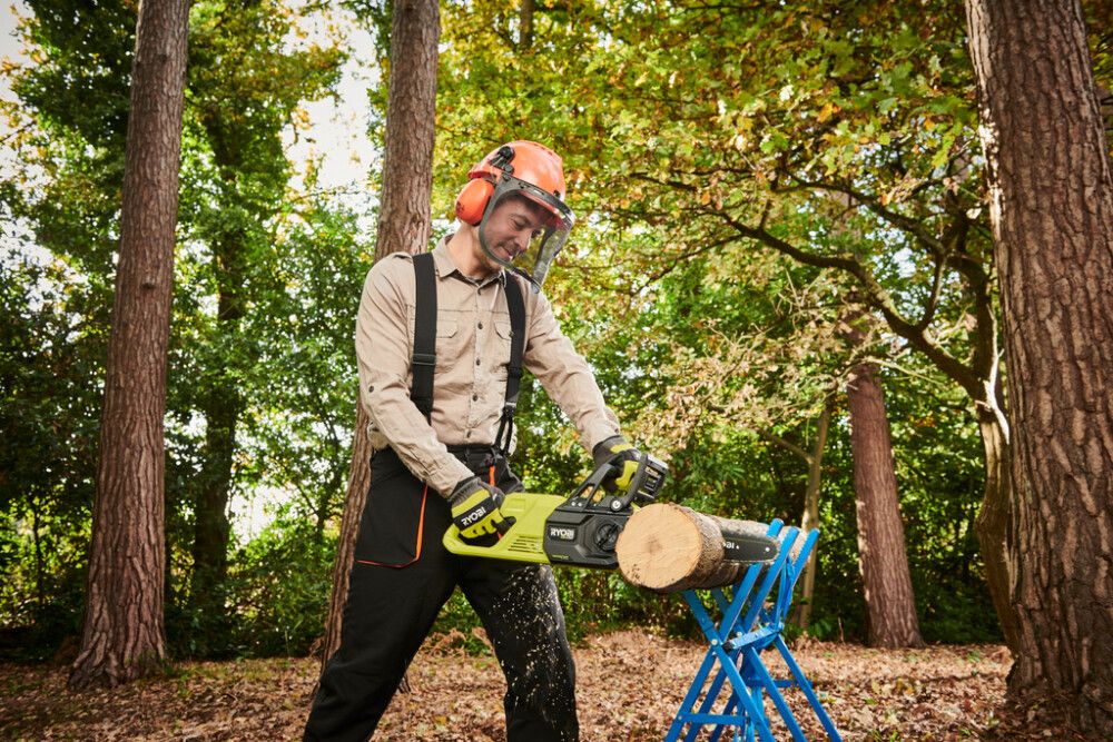 Keðjusög 18V 4Ah Ryobi One+ RY18CSX30A-140