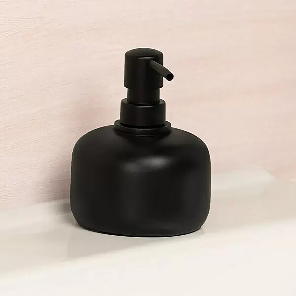 Sápuskammtari Venus matt svartur