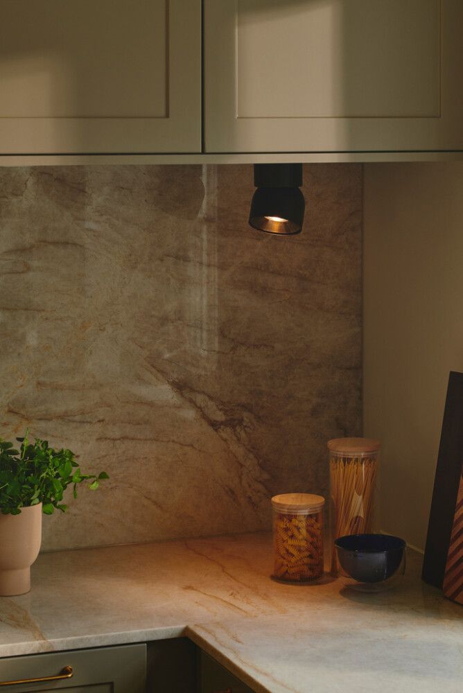 Kastari GU10 Pitcher Ø10cm svartur