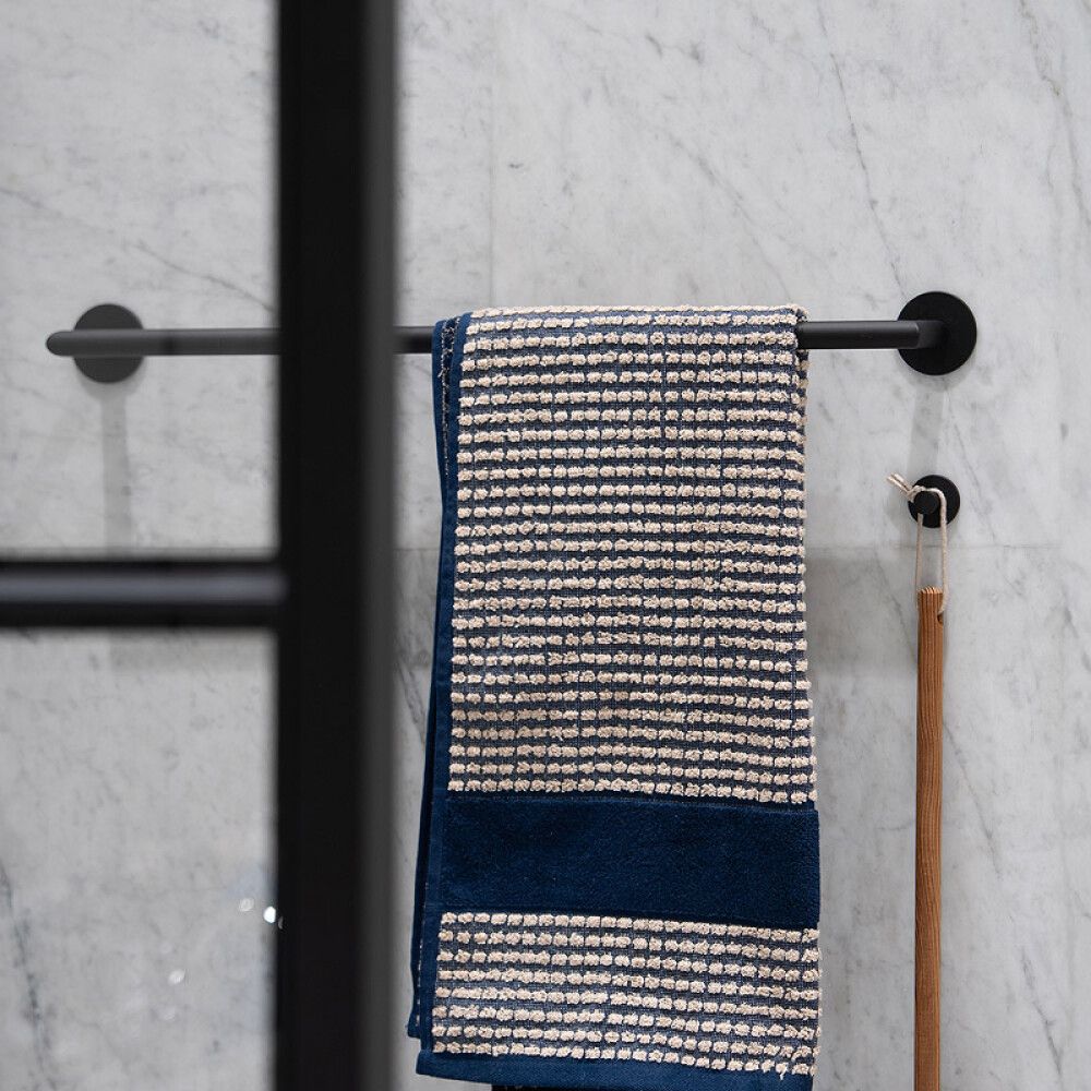 Handklæðaslá Smedbo Dot 618mm matt svört