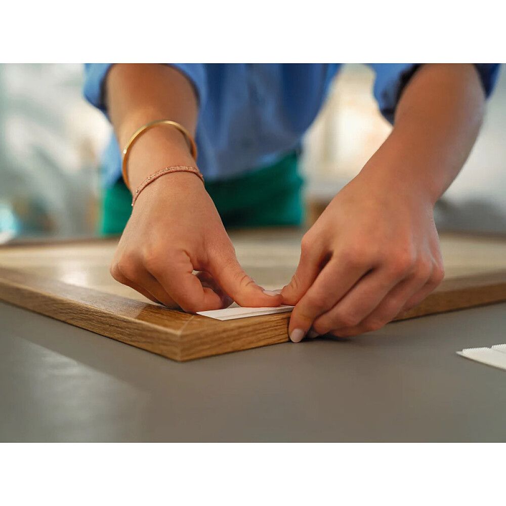 Franskur rennilás 5,4kg Tesa Powerstrip M 16stk