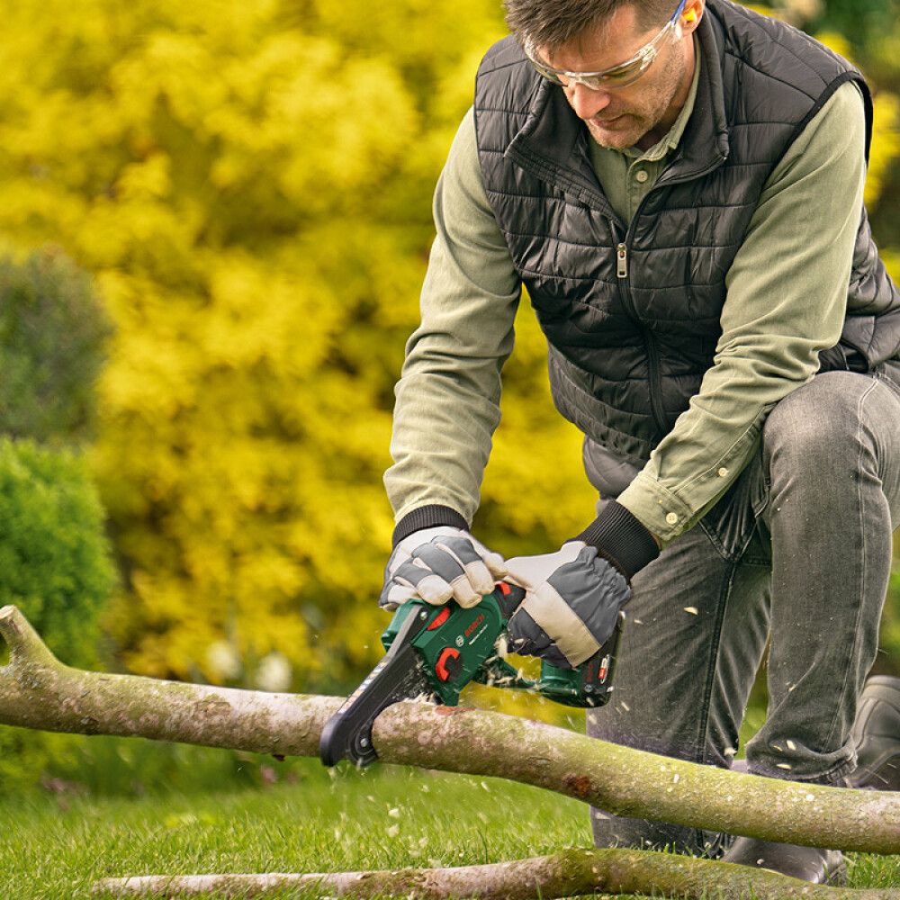 Keðjusög 18V 15cm Bosch Easy án rafhlöðu