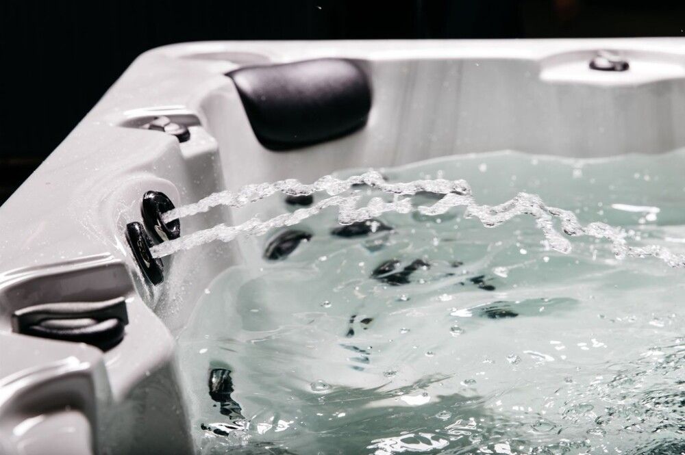 Heitur pottur 6 manna DenForm UV Montana