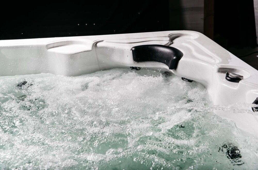 Heitur pottur 6 manna DenForm UV Montana