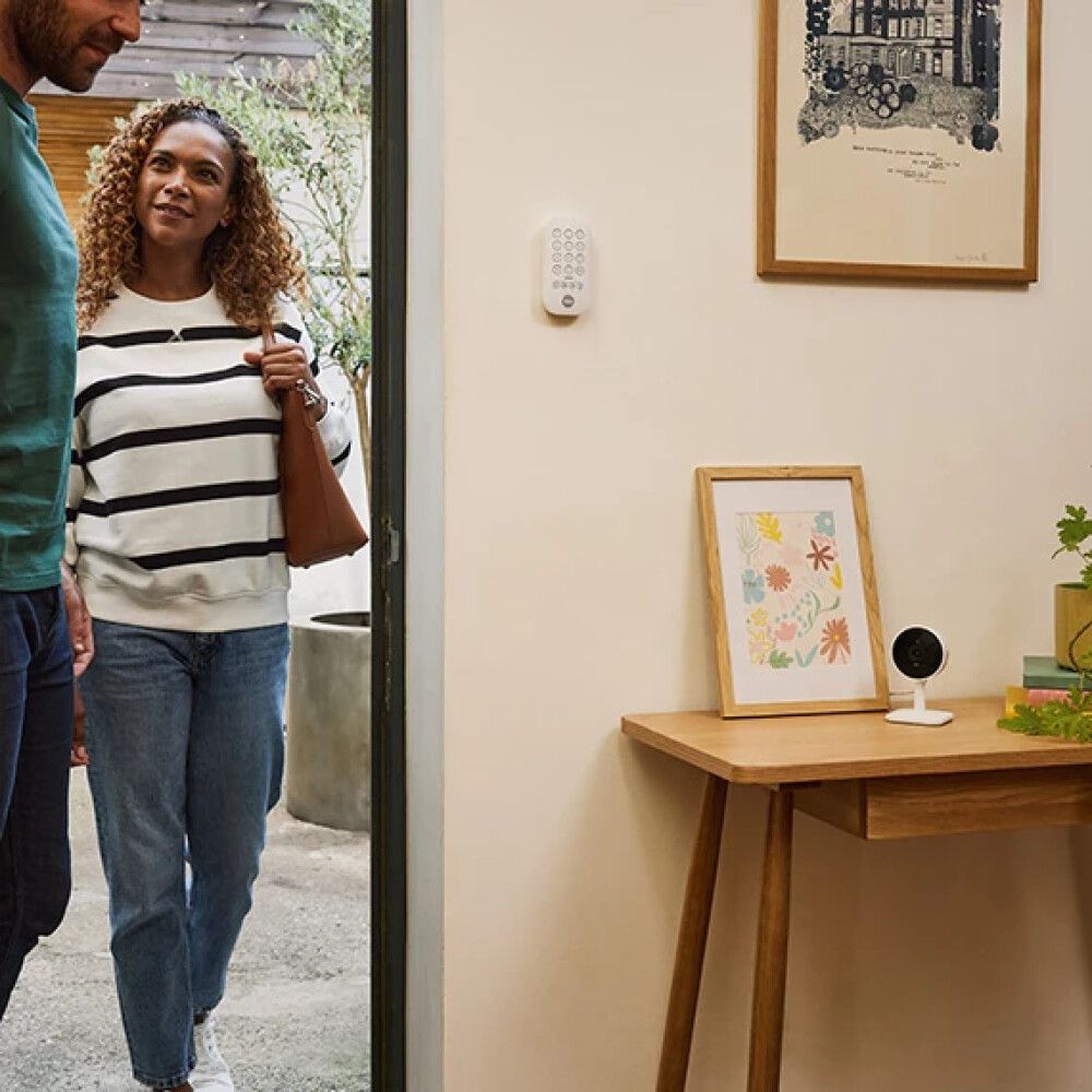 Snjall Öryggismyndavél inni Yale