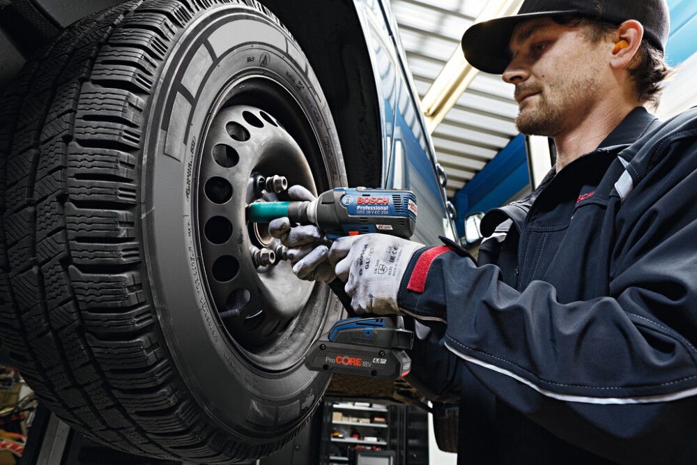 Hleðslutæki og rafhlöður 18V 2x4Ah Bosch ProCore