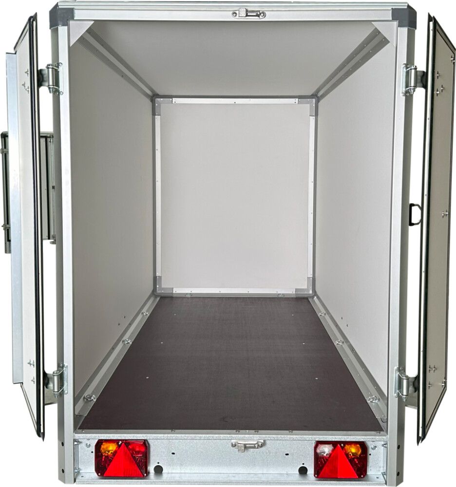 Lokuð kerra 260x130x160 cm hámark 750 kg BH 713