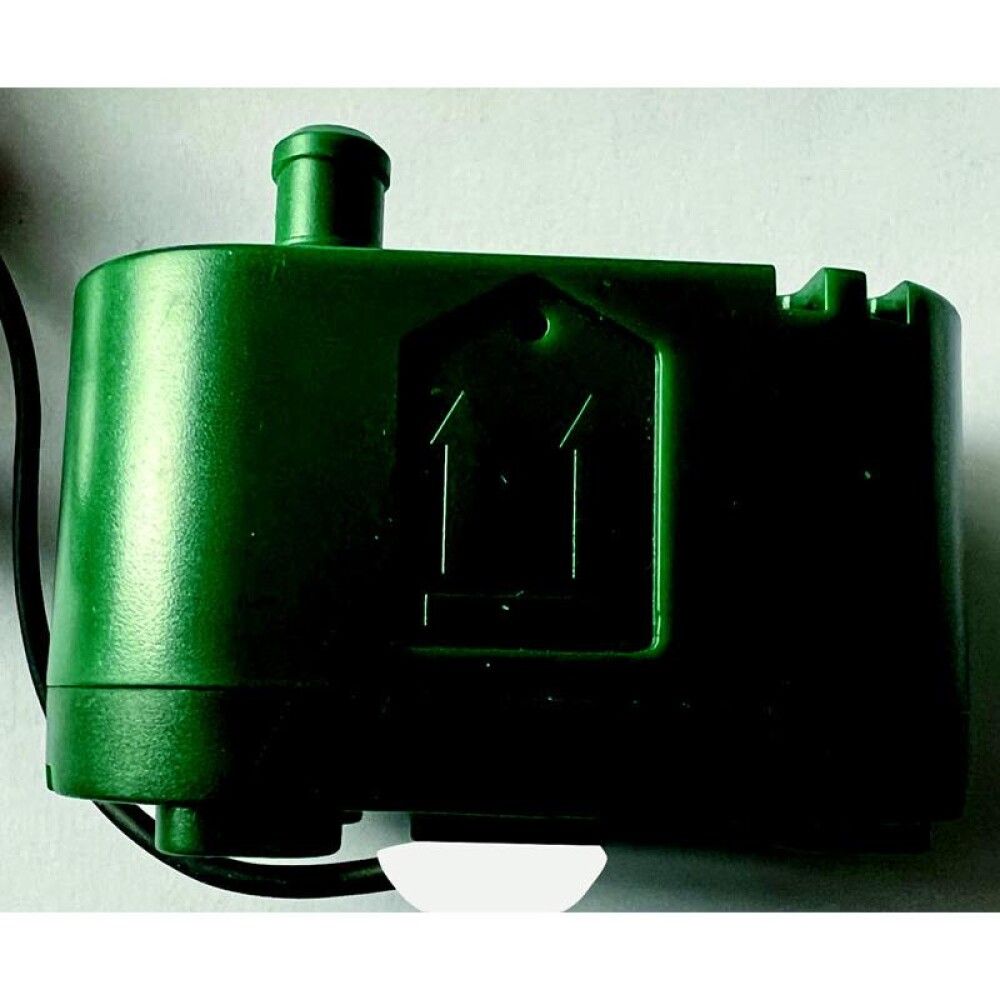 Vatnsveitukerfi með sólarpanel & batterí Pondteam