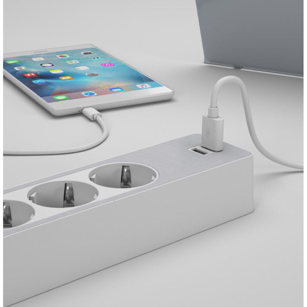 Fjöltengi 4 tengi + 2xUSB hvítt