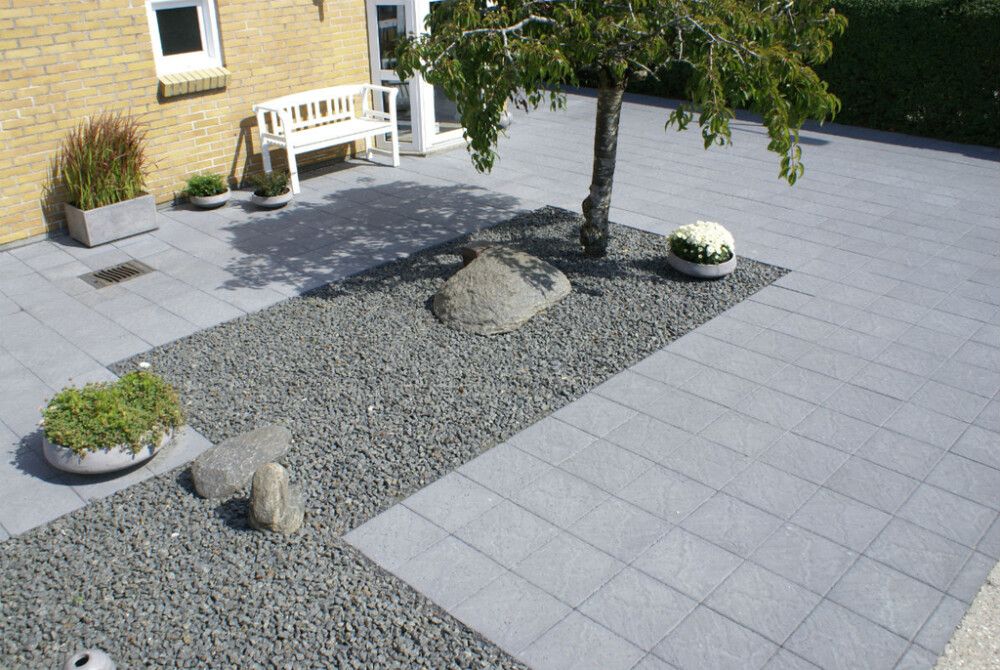 Hella með steinum 30x30x6cm IBF dökkgrá