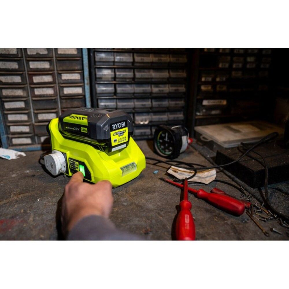 Inverter 300W fyrir 36V Ryobi RY36BI300A-0