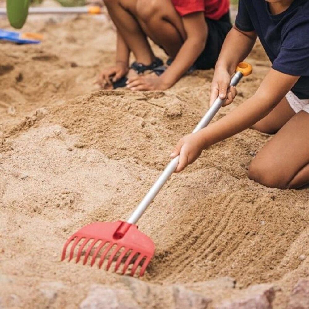 Garðverkfæra sett fyrir börn kústur og hrífa Fiskars