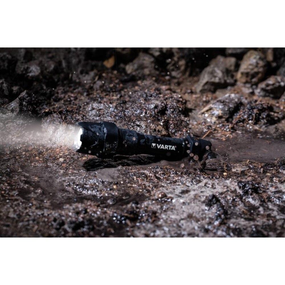 Vasaljós LED Varta F20 Pro