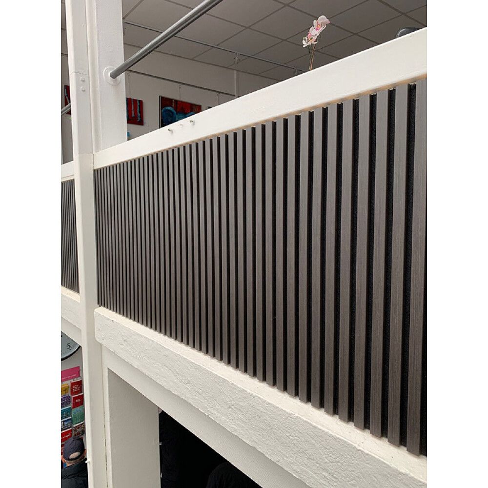 Hljóðdempandi plata svört eik 2440x605x22 mm