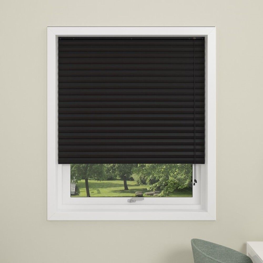 Plíseruð myrkvunargardína 120x130 cm Debel Dubai svört