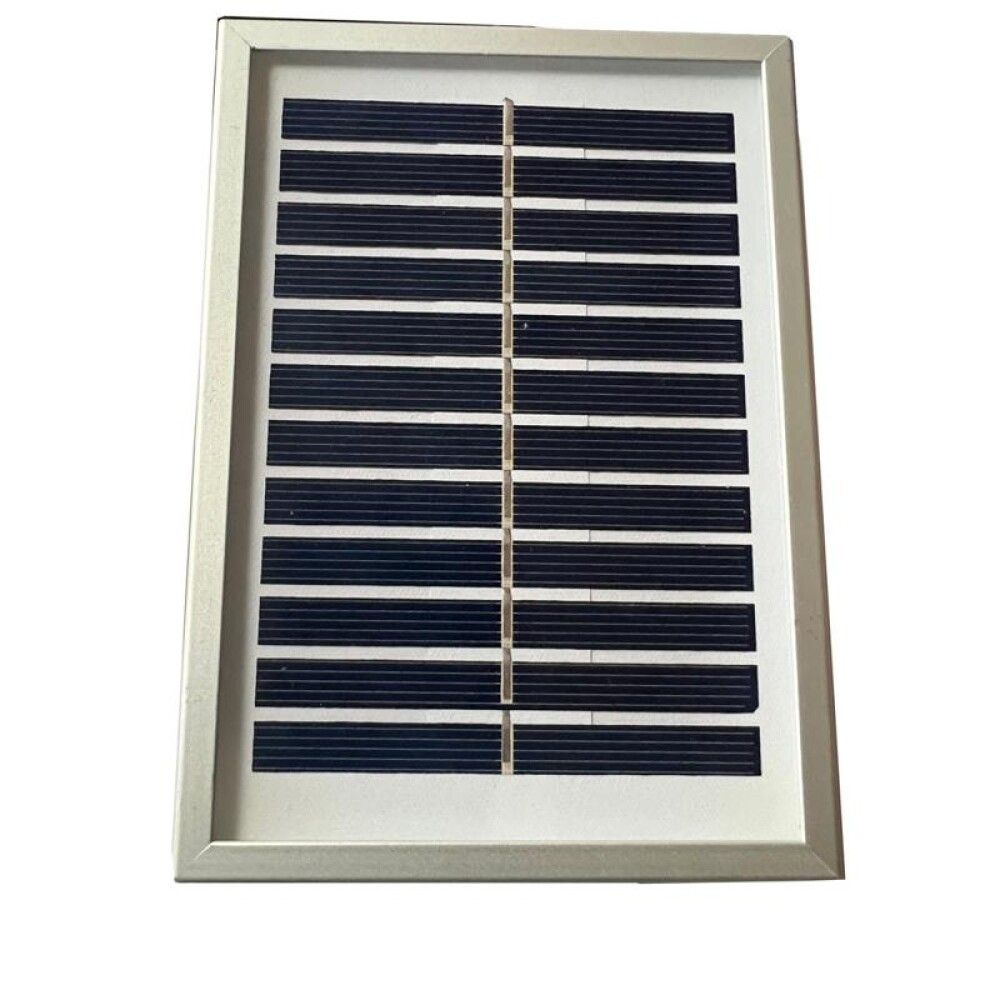 Vatnsveitukerfi með sólarpanel & batterí Pondteam